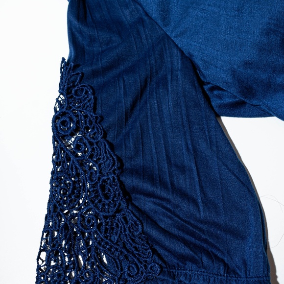 NWT New York Laundry Navy Blue Blouse - Picture 4 of 4